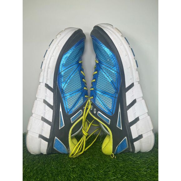 Athletic_Shoes